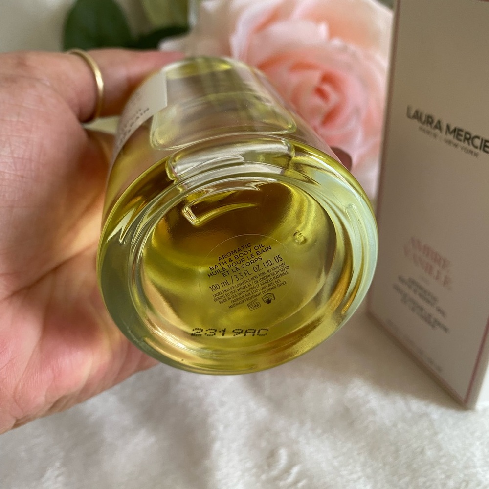 Laura Mercier Ambre Vanille Bath & Body Oil - Picture 8 of 8